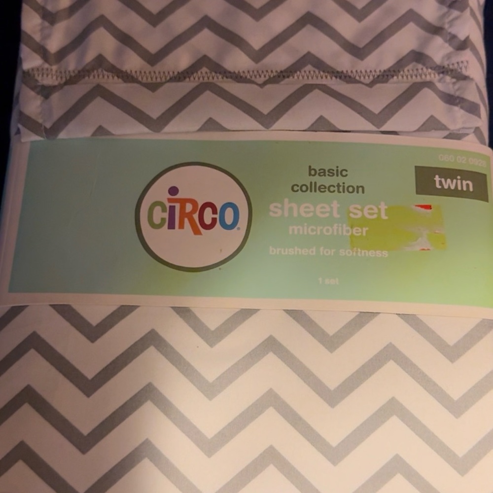 Nwt circo basic sheets size twin